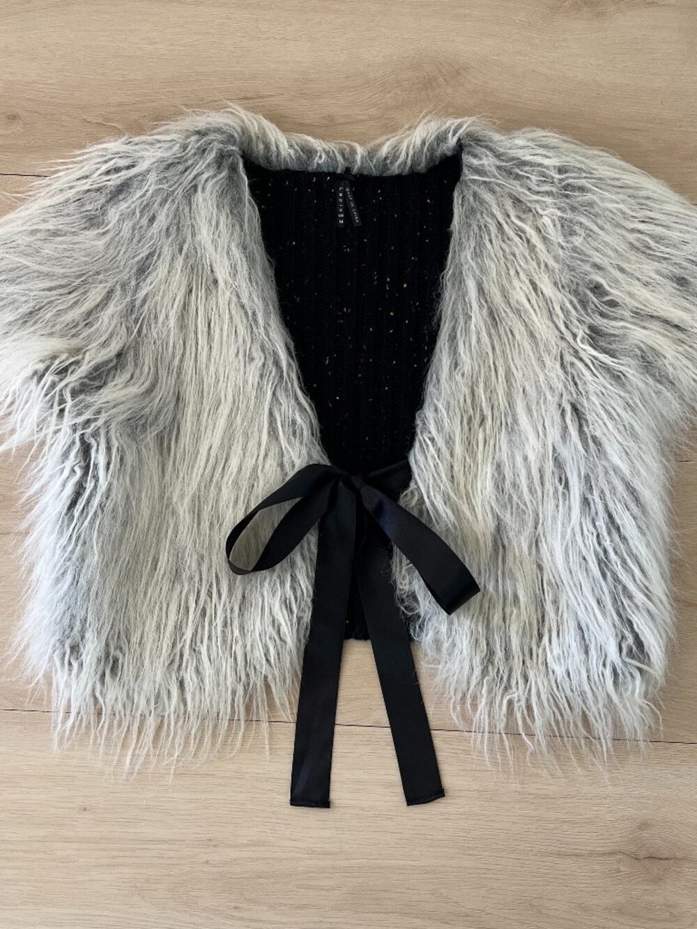 Lapis Shaggy Grey Faux Fur Mohair 90s Rocker Cropped Shrug Vest Size Medium